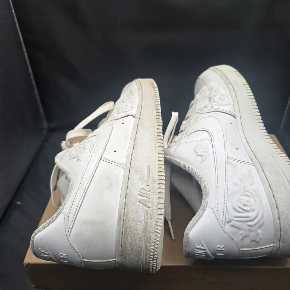 Nike‎ White Mesh Sneakers
